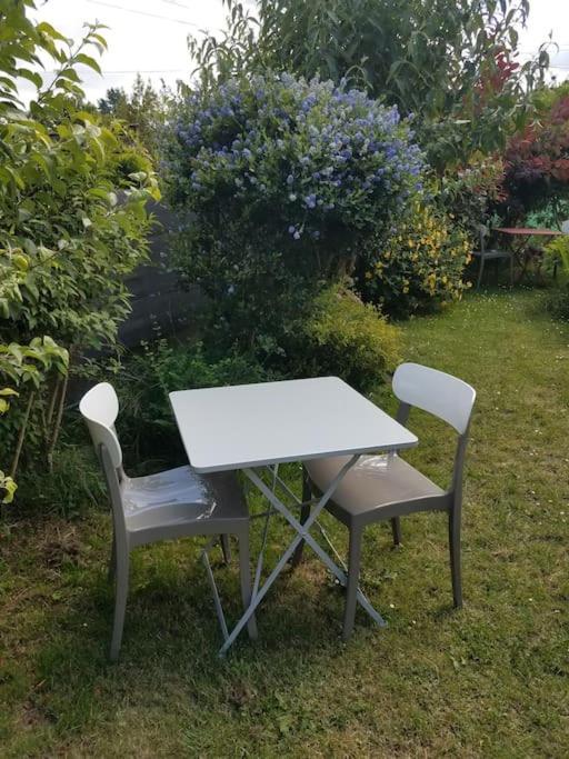 Petit Logement Sur Jardin Apartman Saint-Herblain Kültér fotó